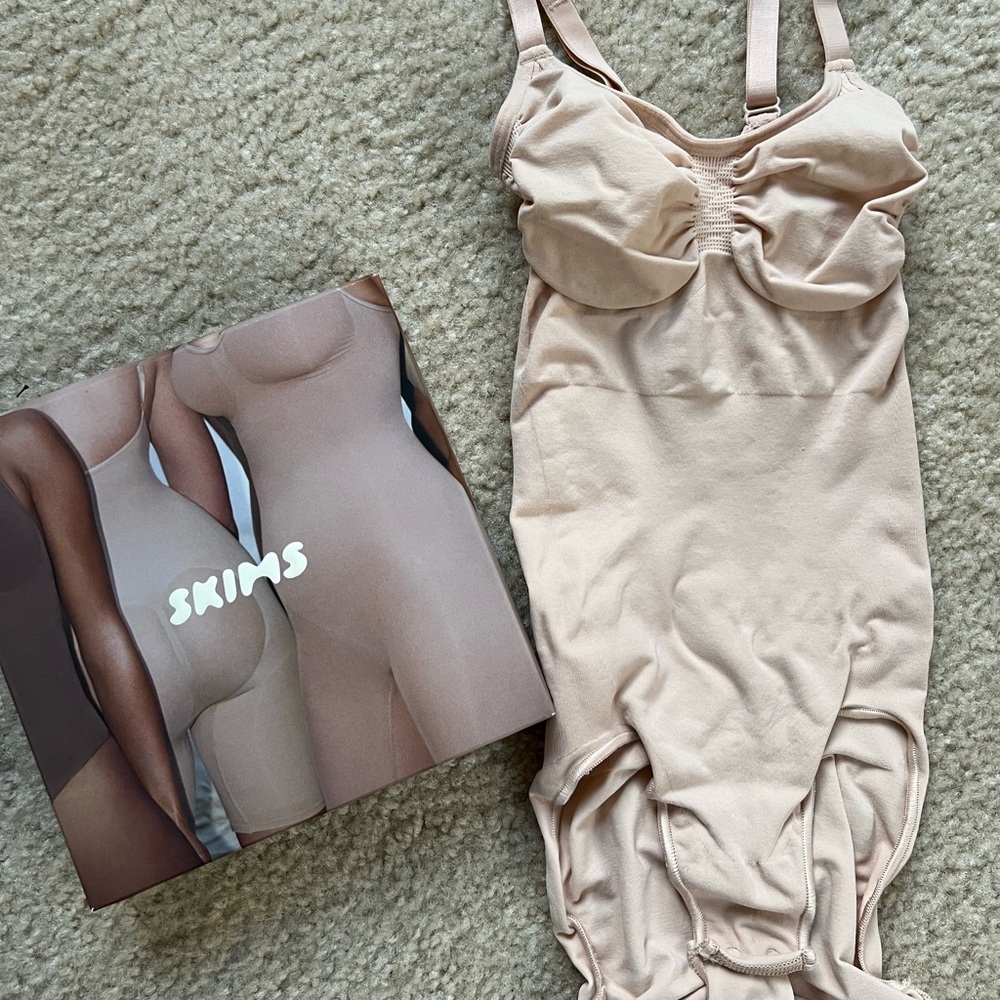 Skims Sculpting Bodysuit